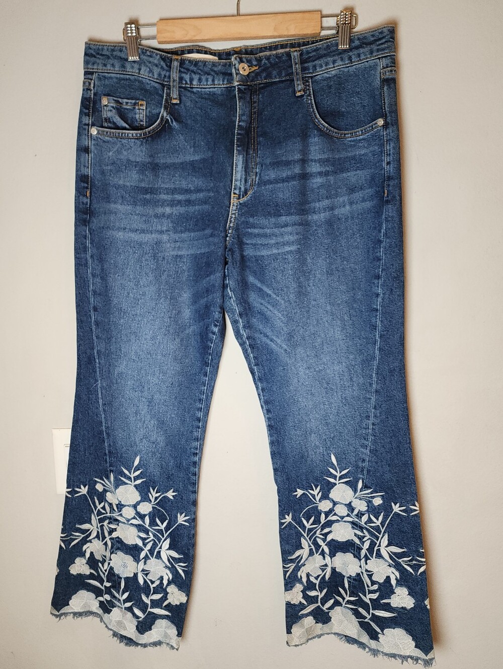 Pilcro Blue Denim Jeans with White Floral Embroidery - Picture 6 of 16